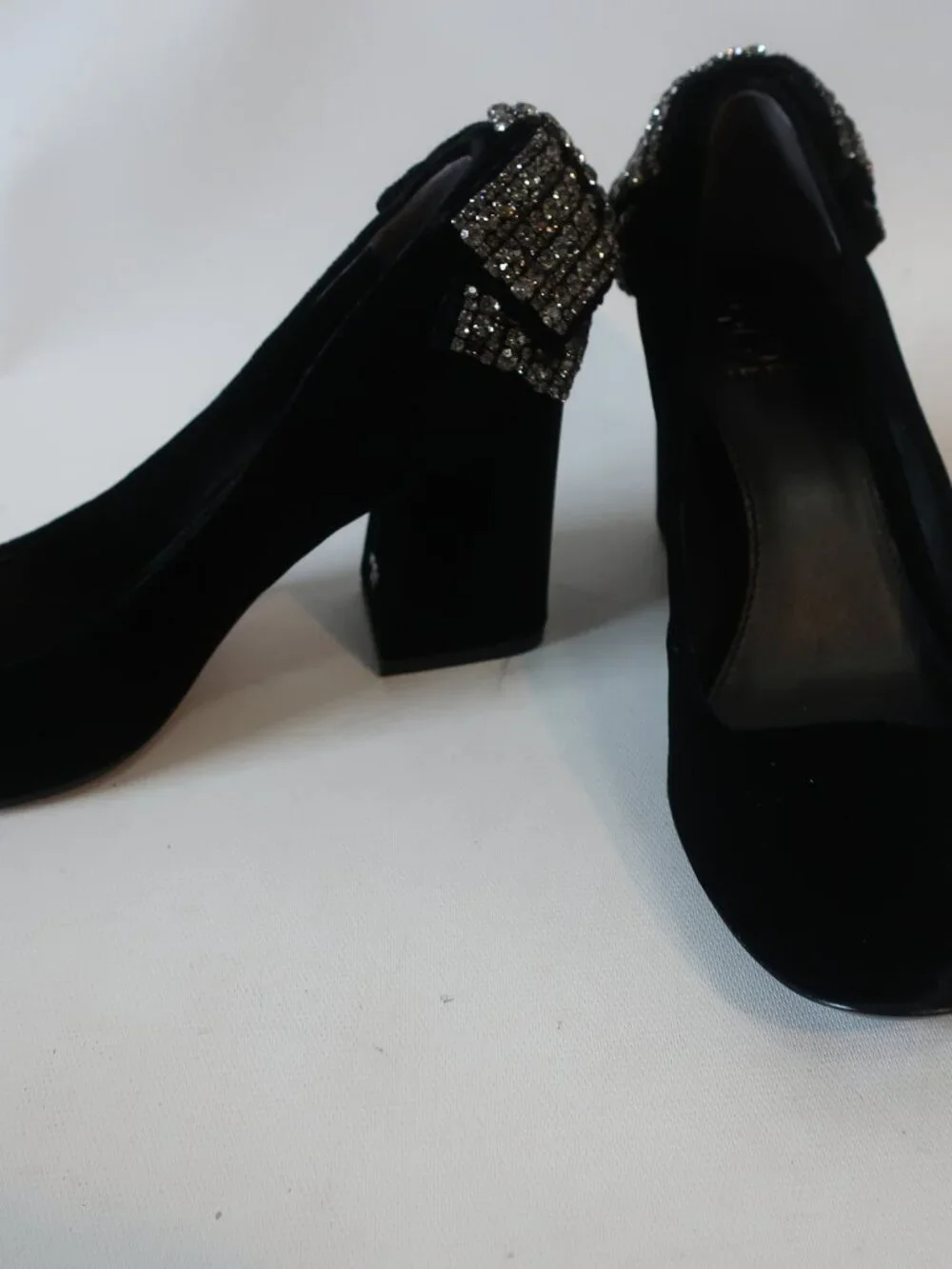 NWOB Womens Tory Burch Black Josephine Velvet Rhinestone Bow Pumps 5.5
